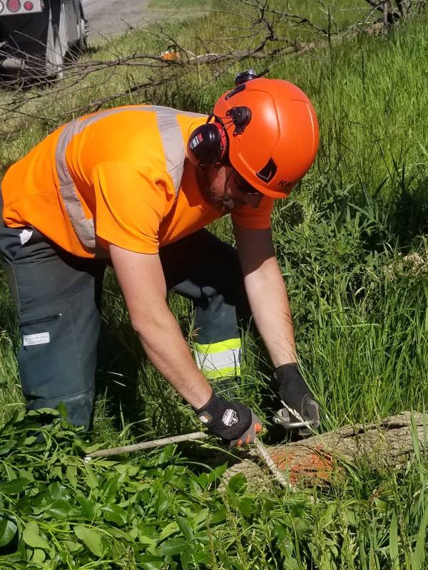 Attaching a winch line