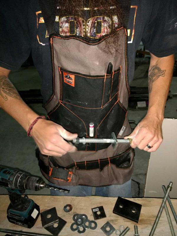 Building rigging make-ups to hang lighting and sof