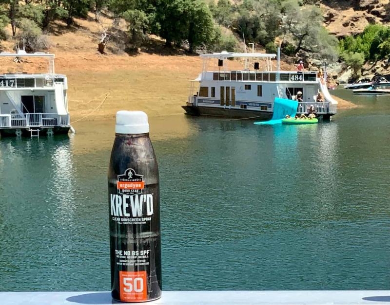 Just spray my workday sun damage away.