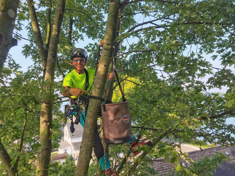 Using the hoist bucket to hold all of the hardware