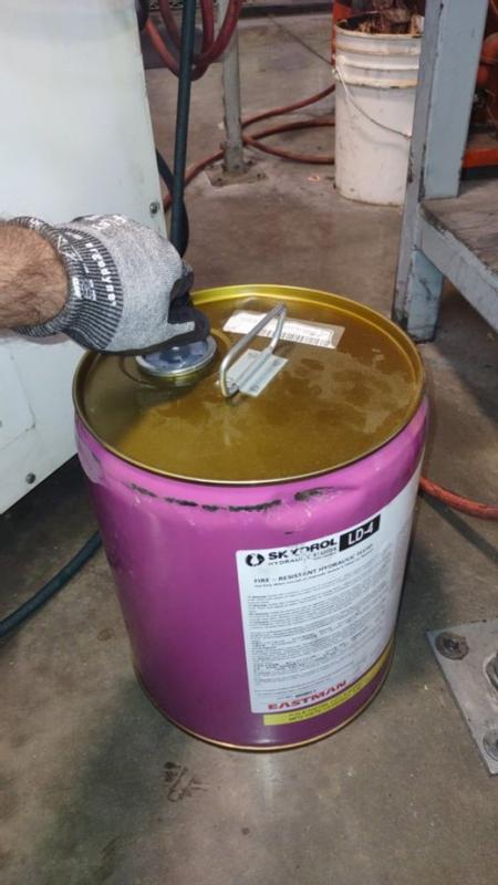 Skydrol aviation hydraulic fluid