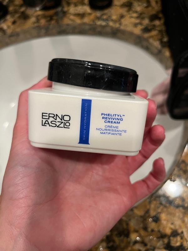 Customer photo for "Amazing face cream for dry, aging skin."