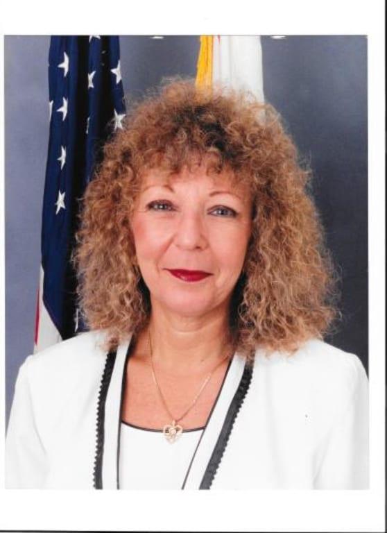 Not much has changed since the 10 year photo thanks to Estee Lauder.