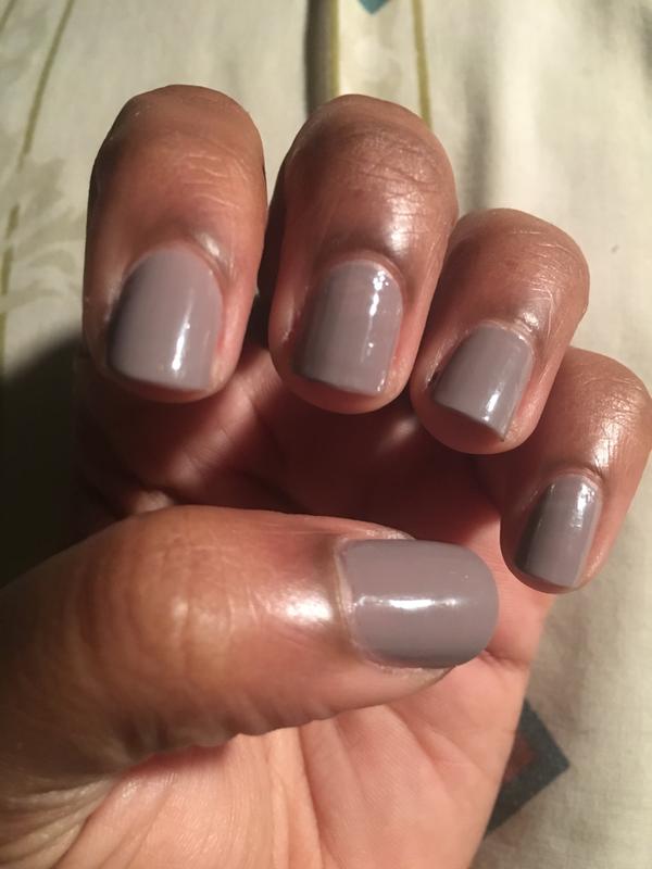 Chillato Pistachio Light Green Nail Polish Nail Color Essie