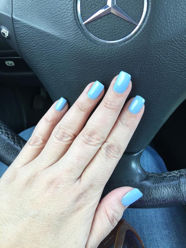 nail & happy - essie blue water - light salt nail color polish
