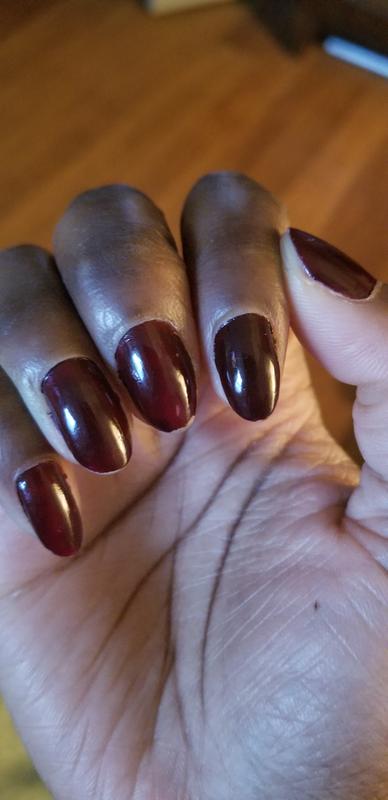 longwear nail clicks, model essie couture polish gel