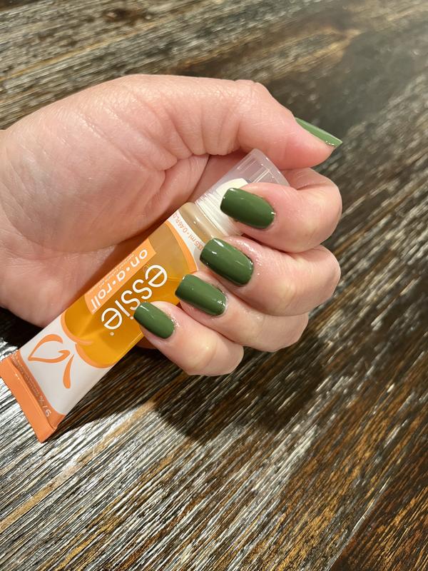 on a nail apricot cuticle essie oil - roll 