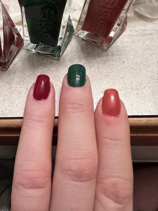 The shine of this polish with just 1 coat is amazing