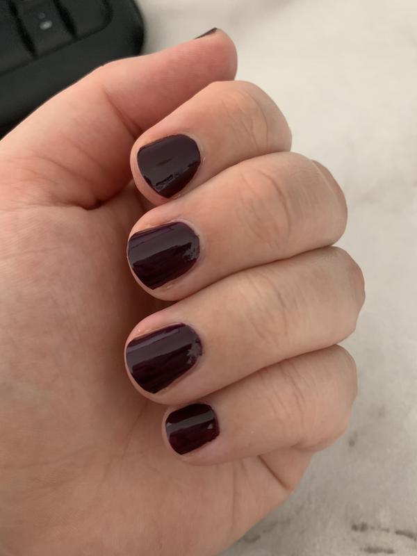 Clean application, great coverage and super quick drying time!