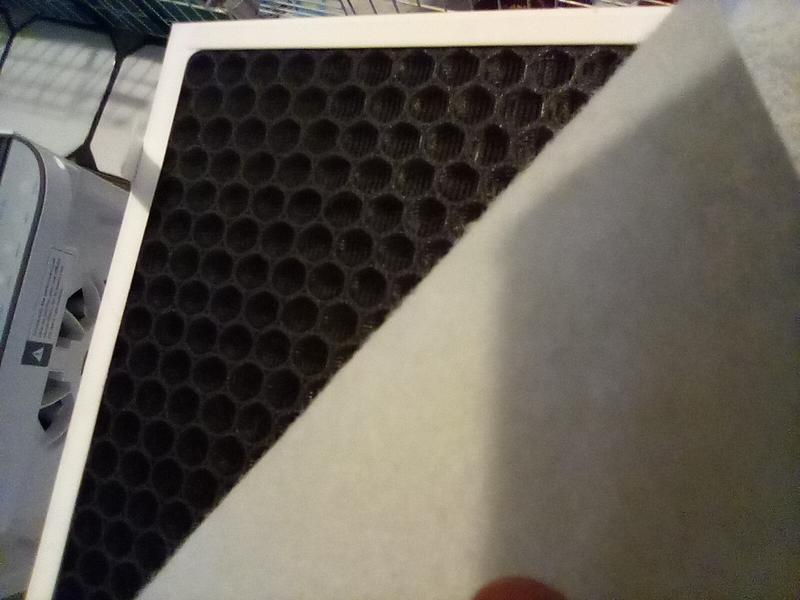 Easy to remove washable part of filter.