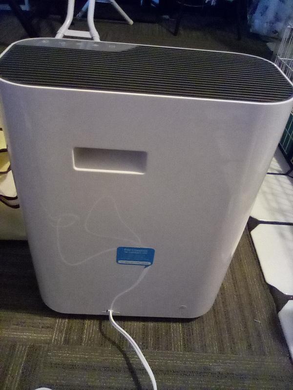 Back has a nice carrying hand slot.