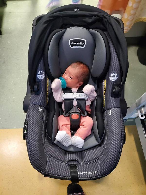 SEVコンフォート Evenflo Shyft DualRide Infant Car Seat and Stroller Combo