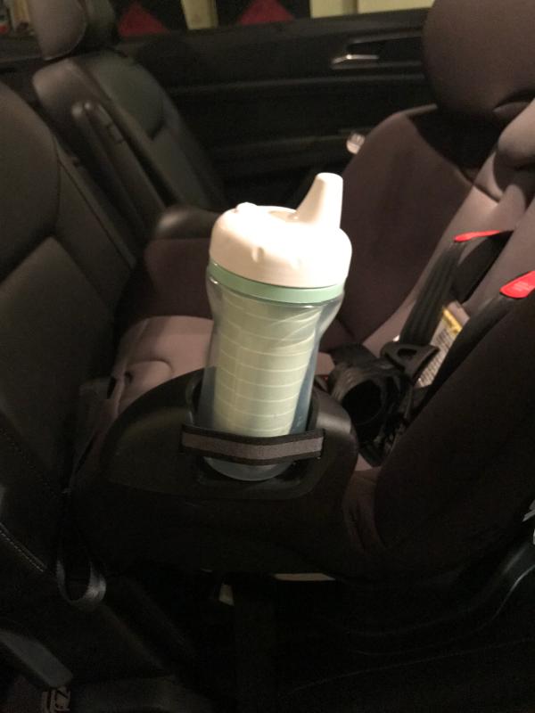 Elastic cup holder