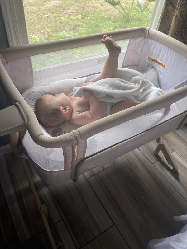Curved bassinet clearance