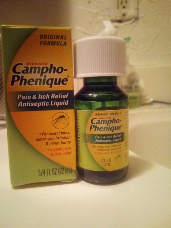 can you put campho phenique on a dogs sores