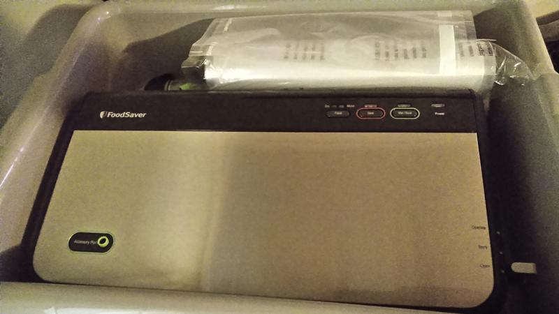 FoodSaver White Food Vacuum Sealer with Bonus Handheld Vacuum Sealer  985120302M - The Home Depot