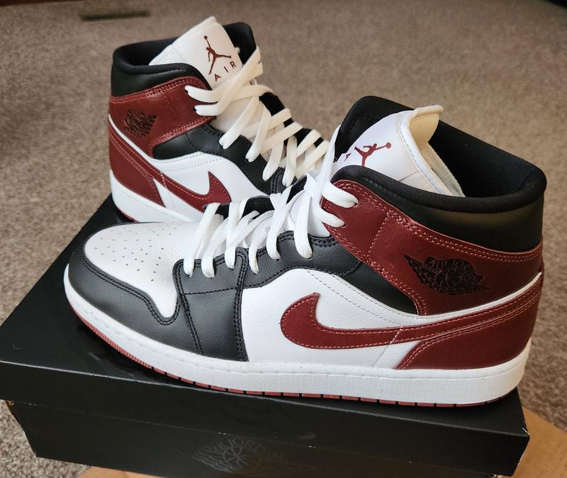 Air Jordan 1 Mid SE Shoes | Dick's Sporting Goods