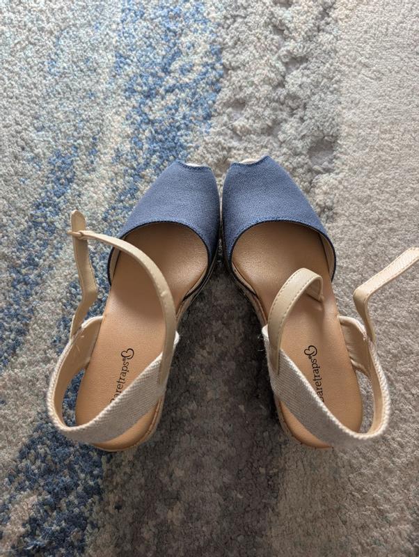 Super cute comfortable wedges, but run a little bi