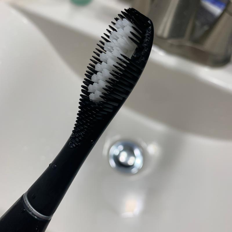 The bristle keeps falling off, so embarrassing