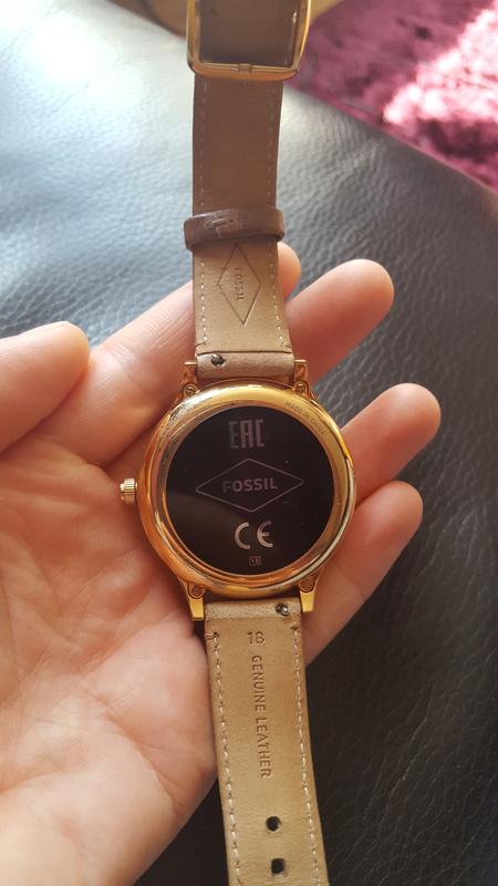 Back of the watch, quick realise bars on the straps