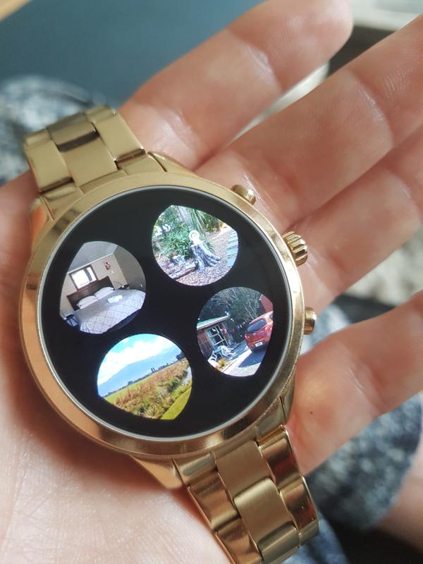 Selecting an image for your watch face from Facebook is fiddly but a great feature