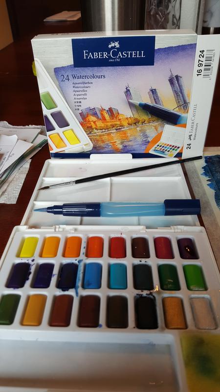  Faber-Castell Portable Watercolor Set Water Half Pans with  Mixing Palette and Painting Accessories, 24 Count (Pack of 1), 24 Colors :  Arts, Crafts & Sewing