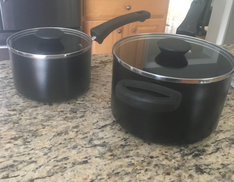 2 and 4 quart Neat Nest pots with flat glass lids