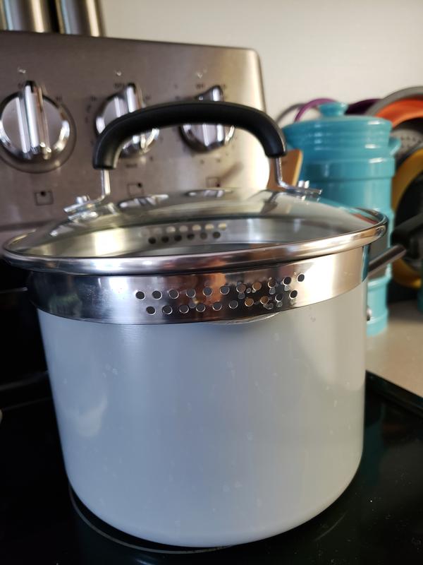 Pot with Strainer lid