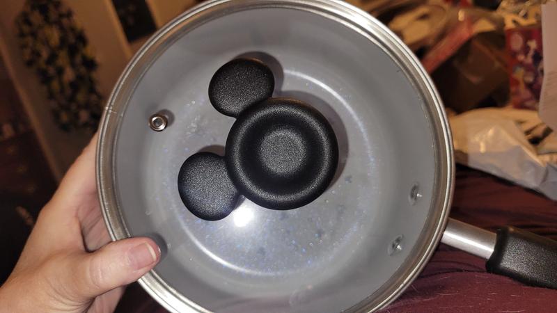 I'm loving my new Farberware sauce pan and cool lid!