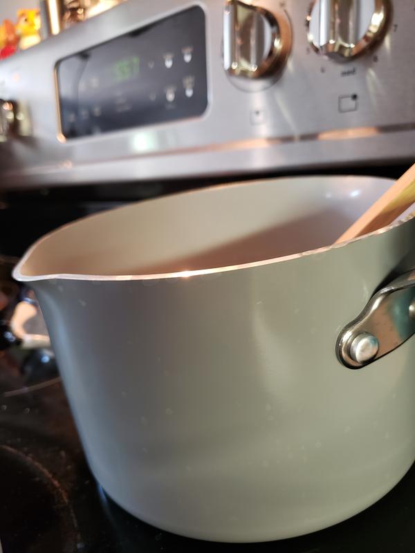 Easy pour spout