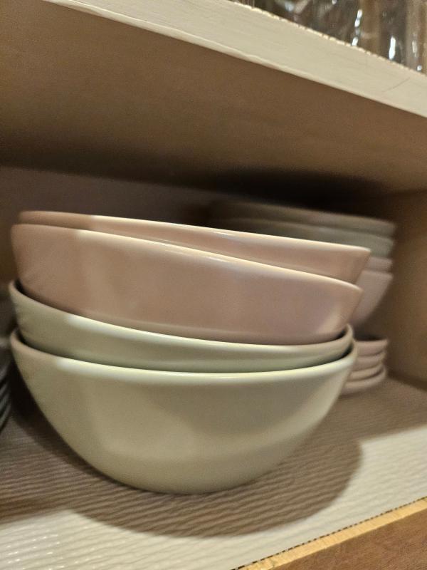 This dinnerware is so special !