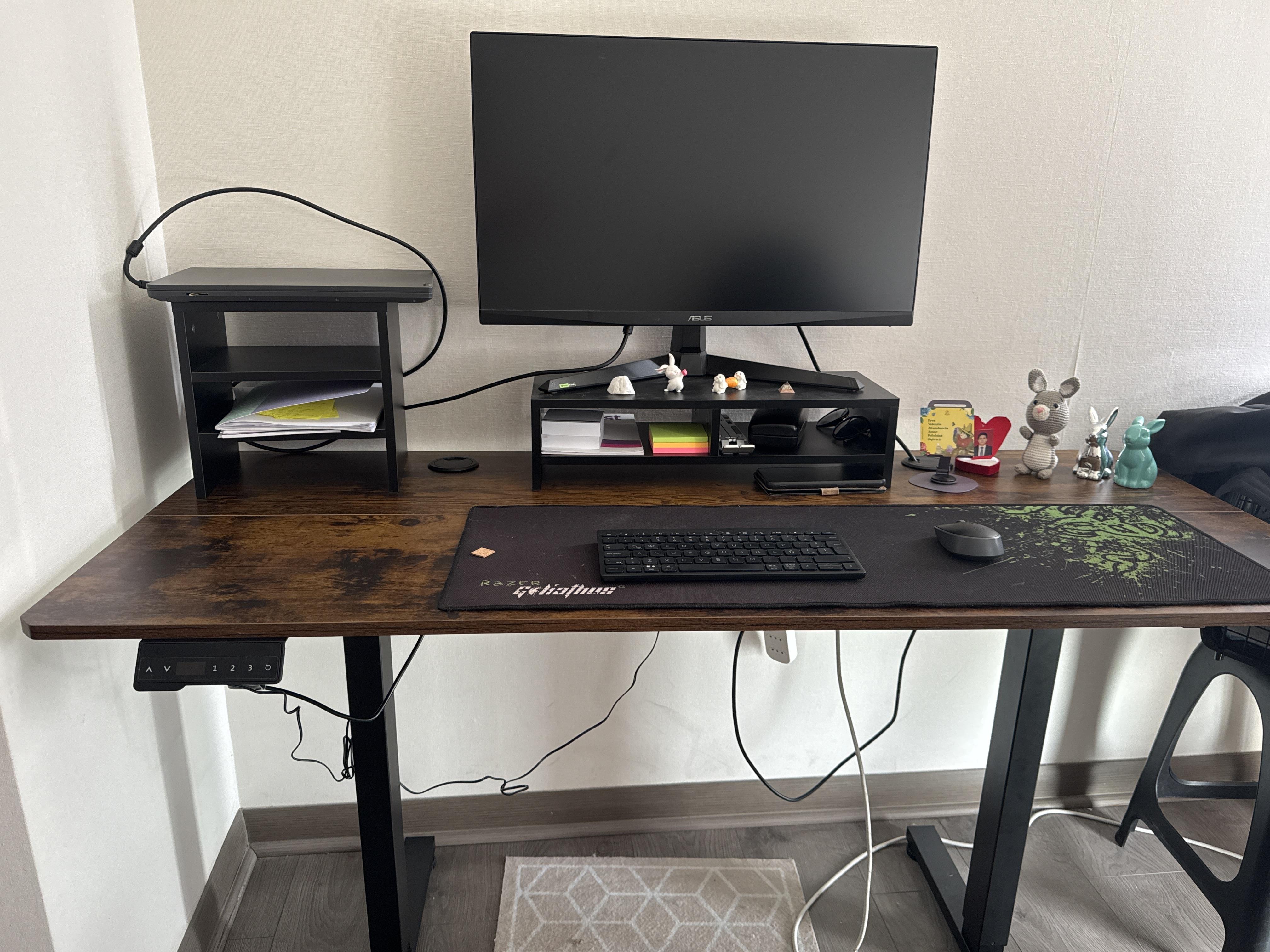 Foto de un cliente: Escritorio Altura Ajustable Eléctrico 140cm Profesional
