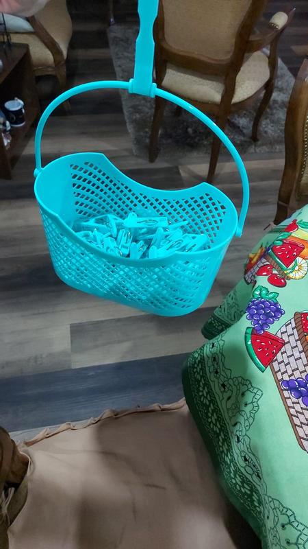Cesta Con Pinzas Para La Ropa | Foto Premium