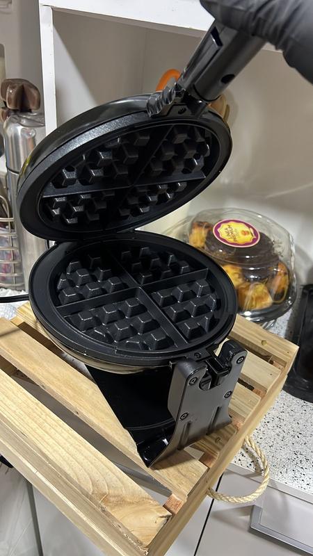 BLACK+DECKER WM120B Square Waffle Maker, Black - Waffle Makers