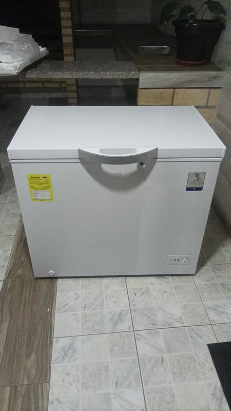 Congelador horizontal 251L EFCC25A6HUW Electrolux