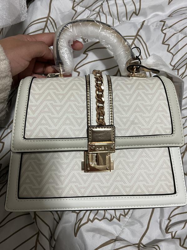 review-image-alt-35475409