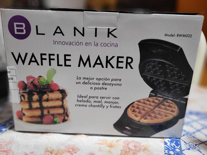 Maquina Para Waffles Waffle Maker Blanik Bwm032