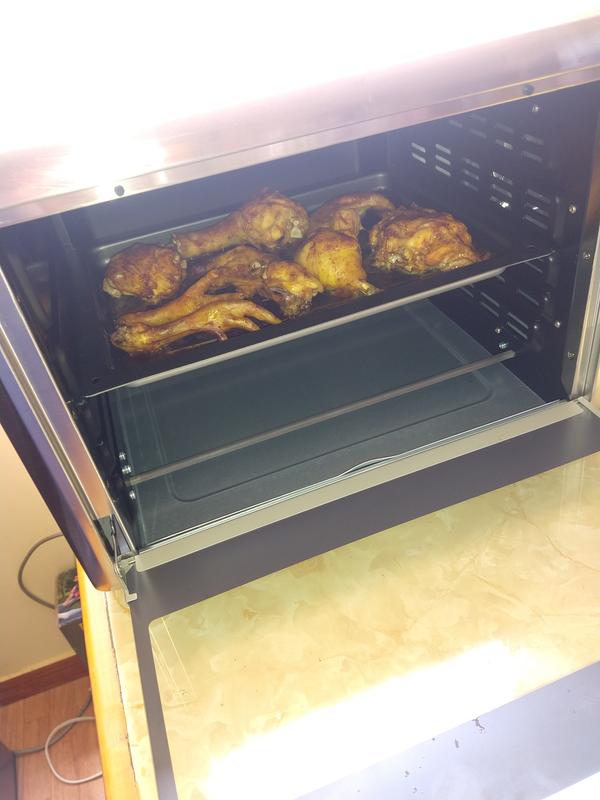 Horno con freidora de aire Oster® de 35L TSSTTVLS35 - Productos y