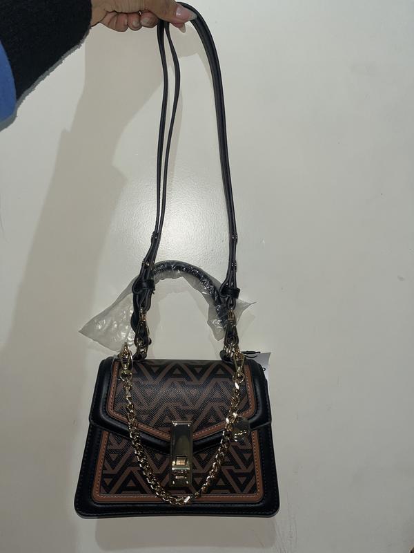 review-image-alt-43279170
