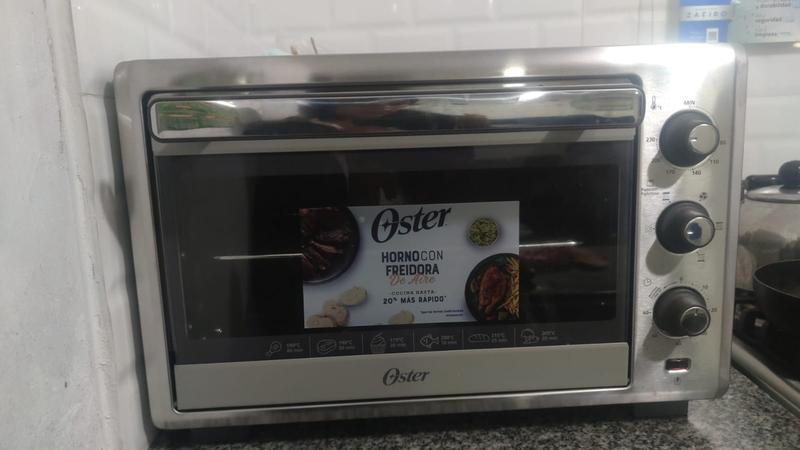 Horno con freidora de aire Oster® de 35L TSSTTVLS35 - Productos y