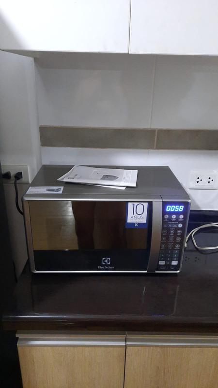 Horno Microondas 20 Litros Electrolux - EMDO20S2GSRUG