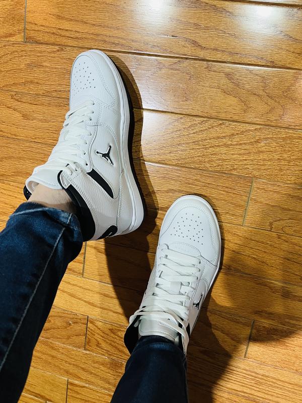 Jordan Women's Court Connect Mid Sneaker | Famous Footwear Canada