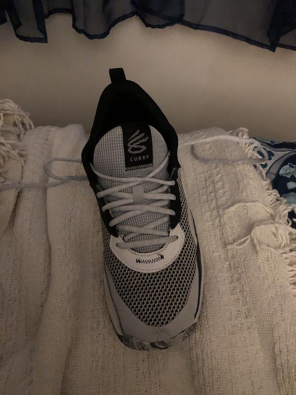 Under Armour Curry 3Z 24 Mid Top Basketball Shoe | Famous