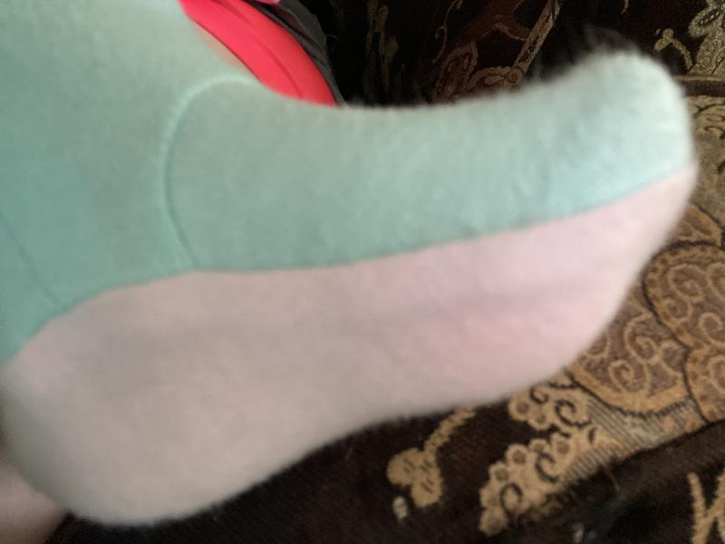 Good passing on the feet with nice sticking. Has held up perfectly after washes.