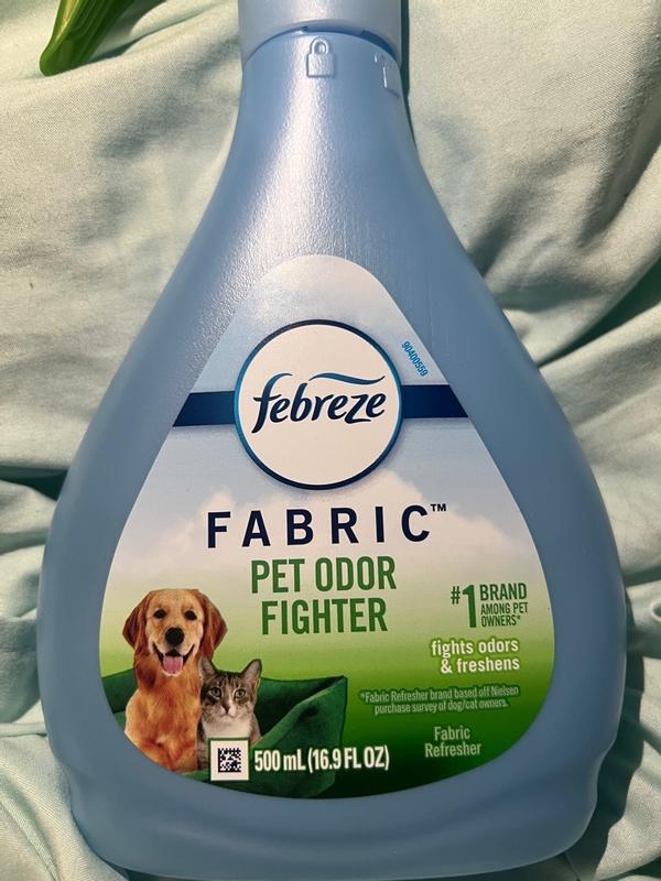 Febreze Pet Odor Eliminator 67.62-fl oz Original Fabric Deodorizer in the  Fabric Deodorizers department at