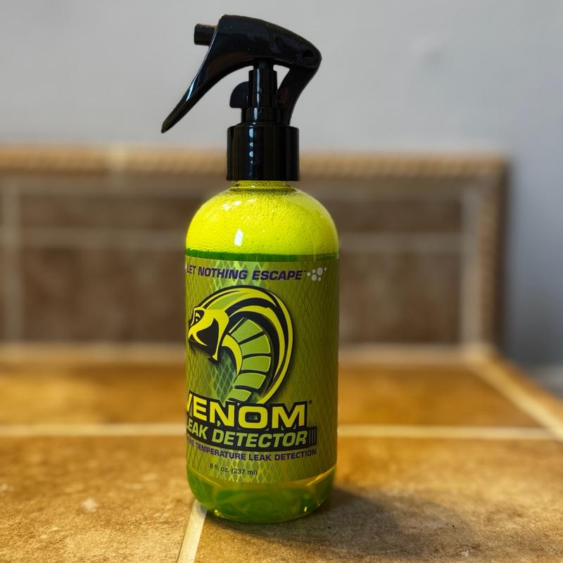VENOM 8 oz. Leak Detector Spray with Visible Bubble Leak Detection