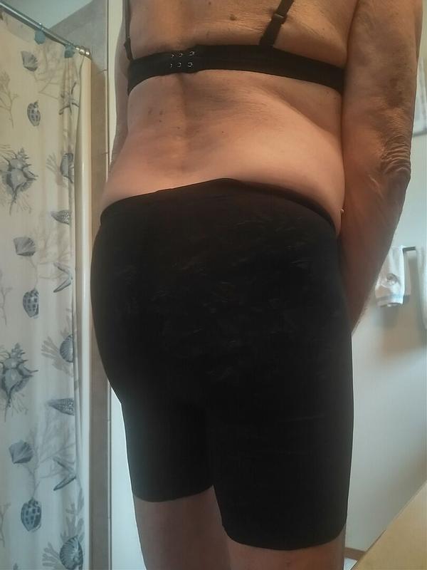 Customer photo for "Very nice shaping shorts"