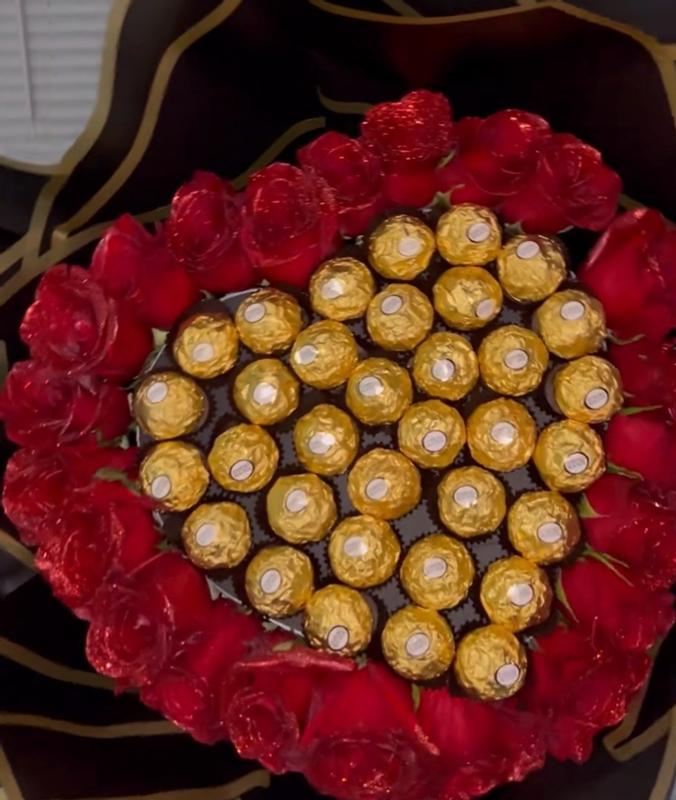 Ferrero Rocher 16-Piece Chocolate Collection Gift Box - 531755