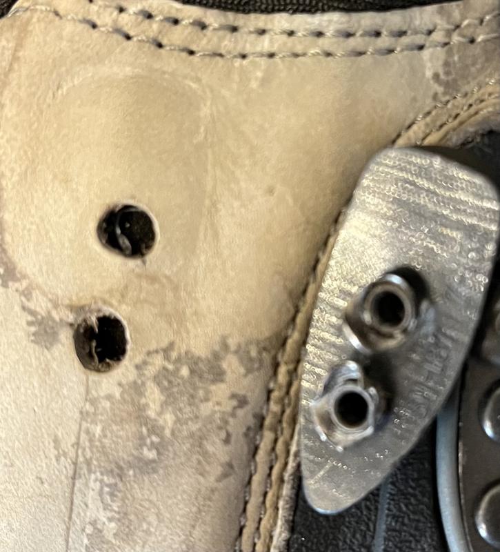 Broken Lace Clip