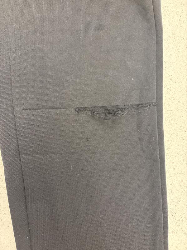 Material easily snags after few hours of wear